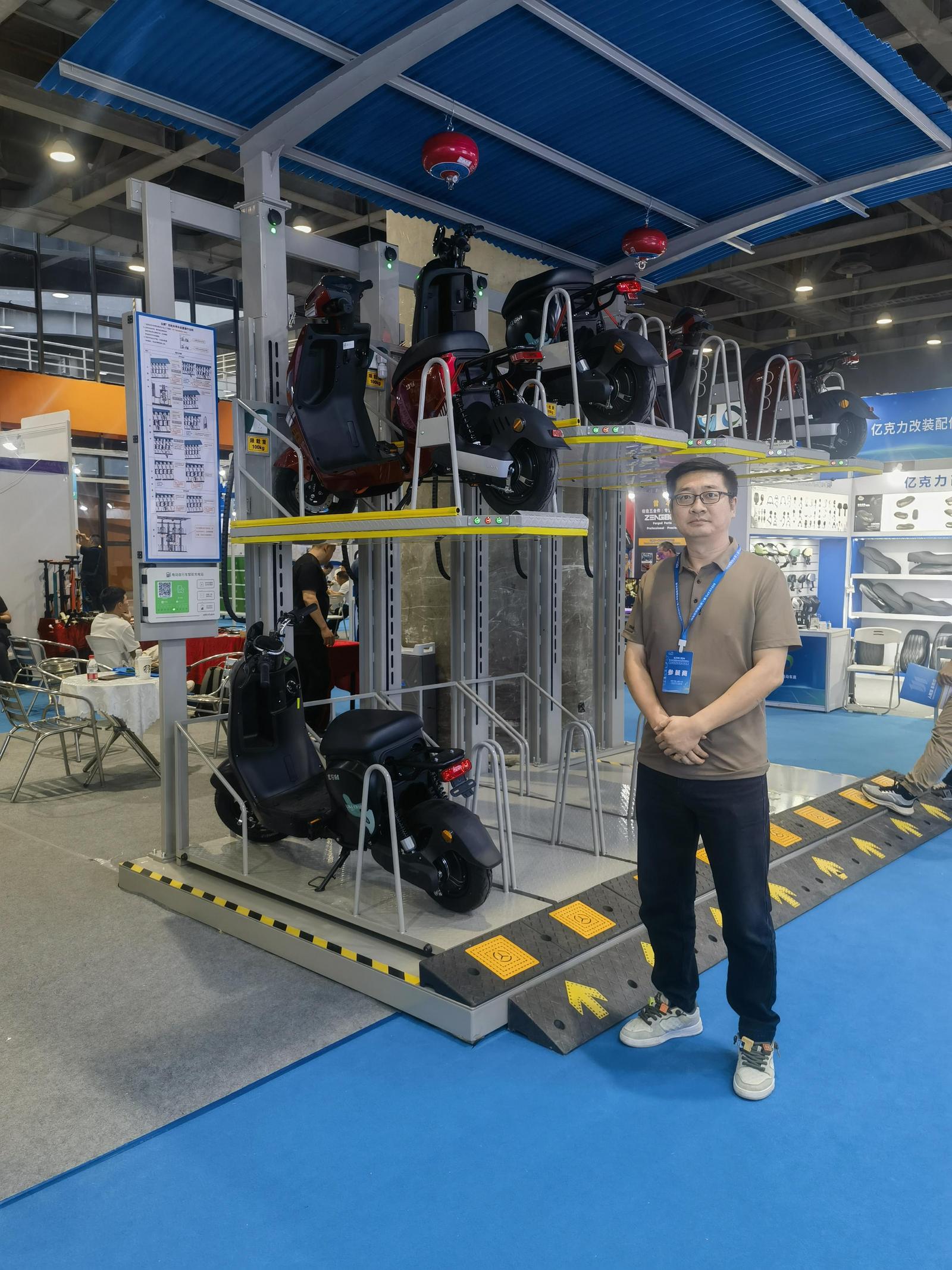 There are about 5.5 million electric bicycles in Shenzhen, and the three-dimensional parking garage solves the parking problem